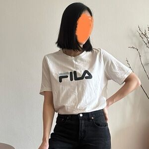 Fila Logo Tee / T shirt in White - Size Small
